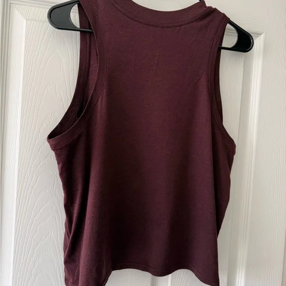Vuori Women's Energy Tank - Picture 5 of 5